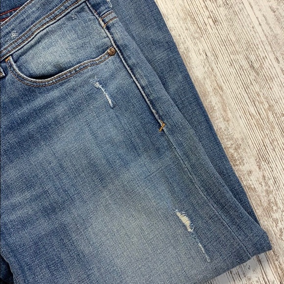 Pilcro distressed straight leg jeans - Picture 5 of 11